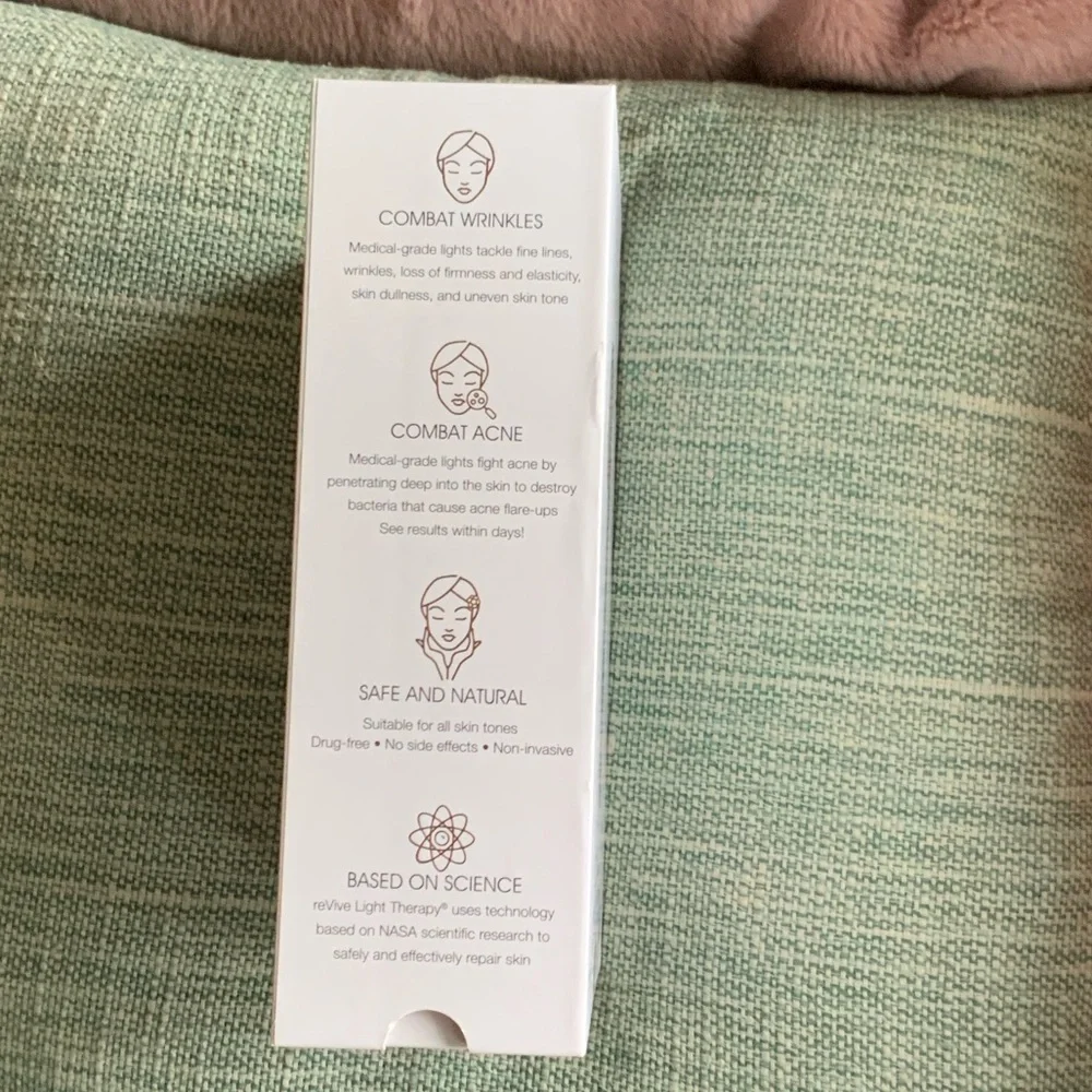 Revive Light Therapy Lux Collection Sonique Sonic Cleanser New in box! - Picture 3 of 4